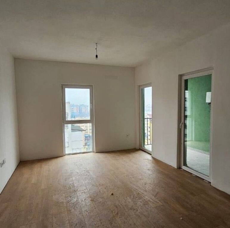 📌Shitet apartament 2+1+2 – Kompleksi Tirana Entry 2