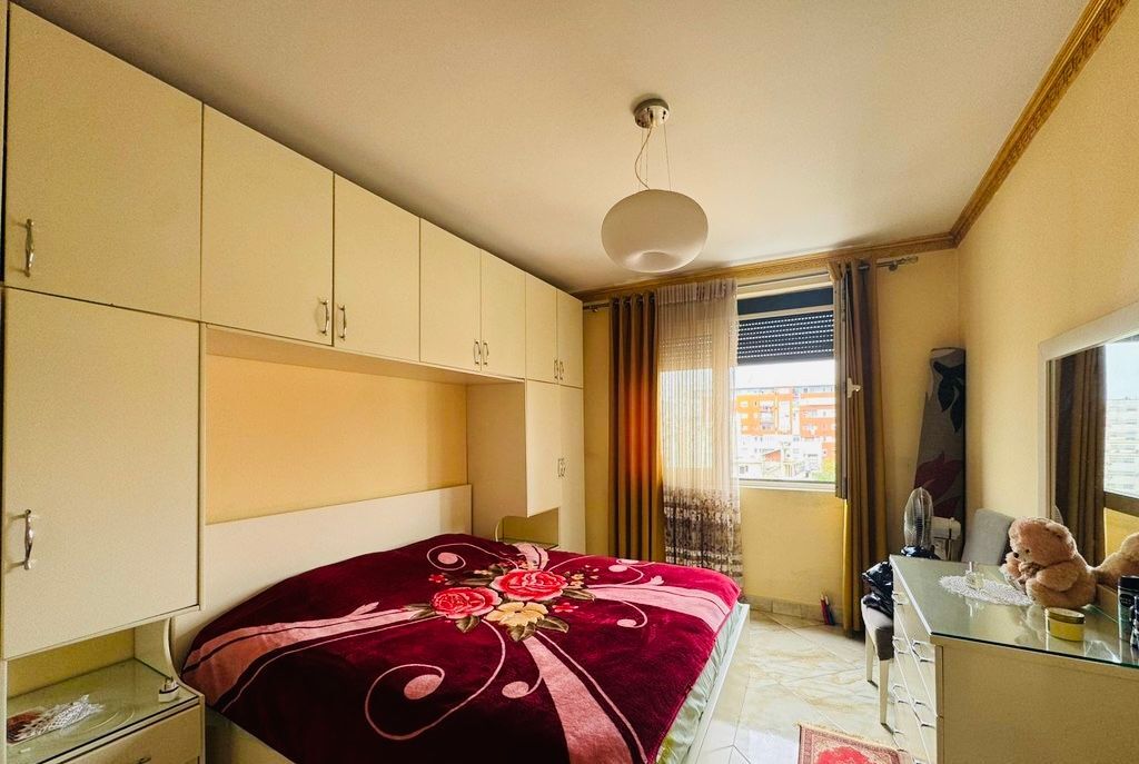 SHITET APARTAMENT 2+1+2 NE ASTIR!