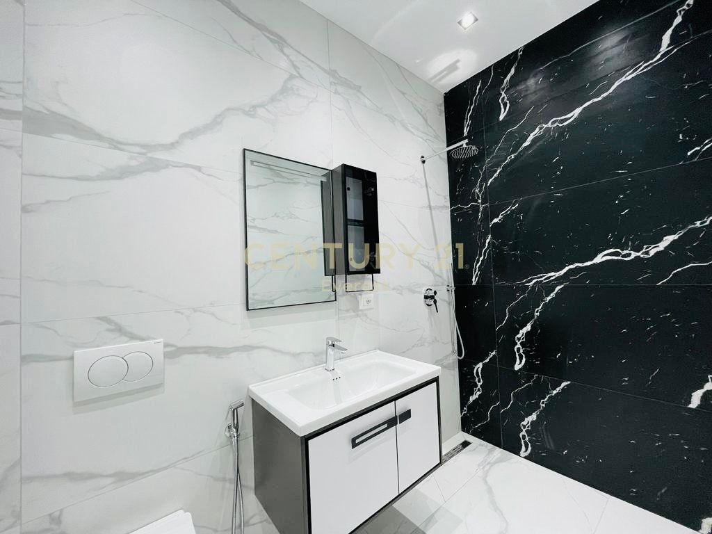 COMUNE DI PARIGI, APPARTAMENTO 2+1 IN AFFITTO