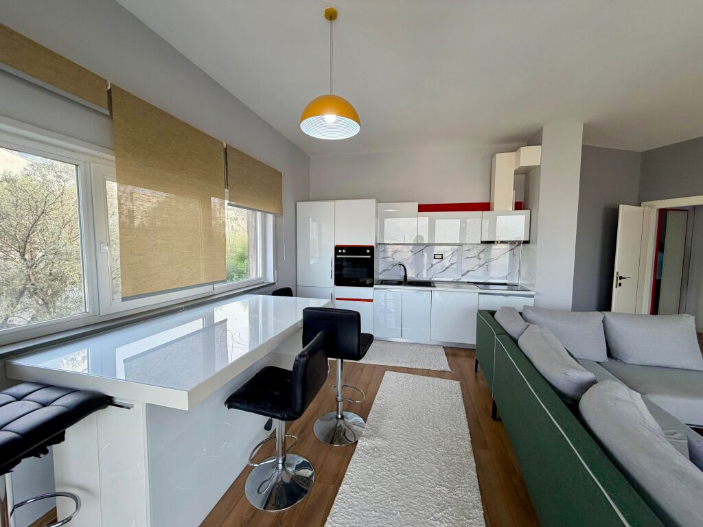 📣 QERA SUPER Apartament 2+1 Me 2 Tualete 📍 Prane Kopeshtit Botanik ✨