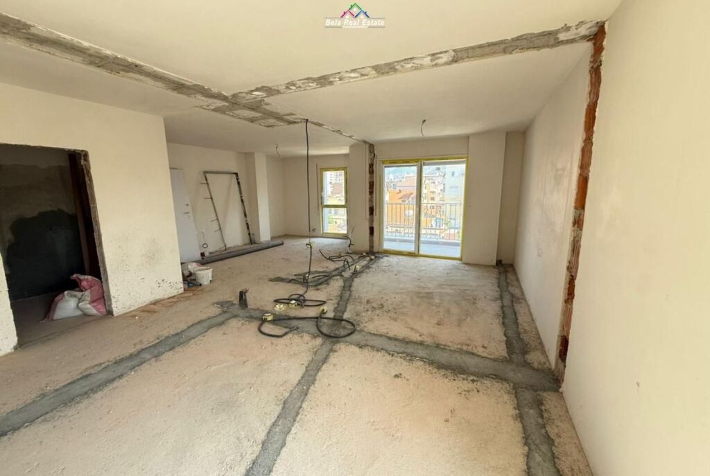 Apartament Per Shitje 2+1+2 Ne Xhamllik (ID B120840) Tirane