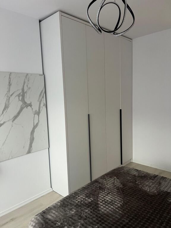 Jepet me qera apartament 1+1 i mobiluar ne Univers City