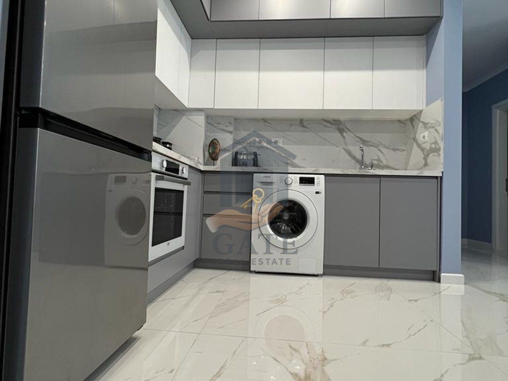 Apartament 1+1+ post parkimi me qira – Zona e Plazhit, Rrota e Kuqe