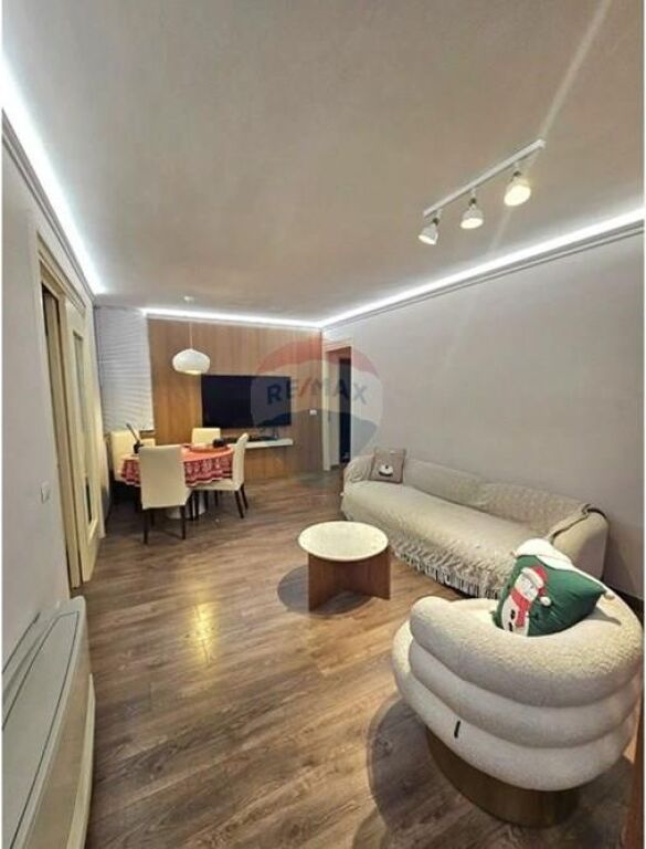 Jepet me Qira Apartament 3+1+2