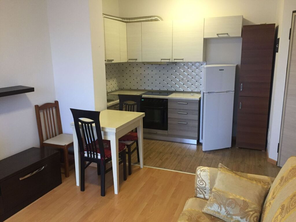 Qera | Apartament 1 + 1 | Rruga Xhanfize Keko | 500 €/muaj
