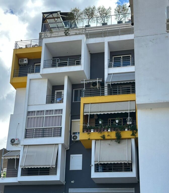 2+1 ne Shitje Shkoze