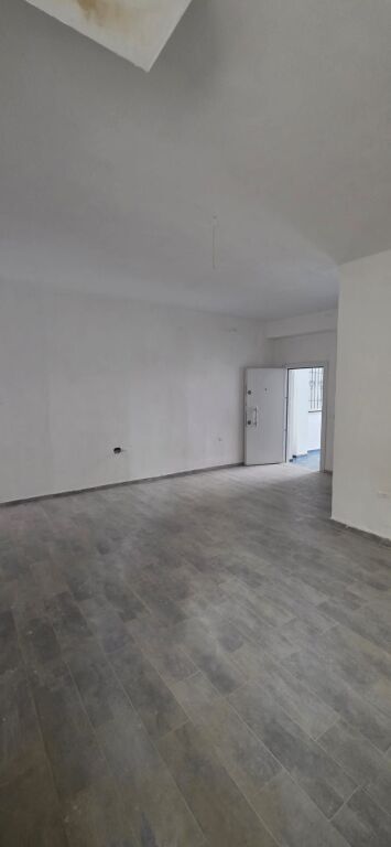 Shitet Garzoniere ne FRESK / 49,000 EURO