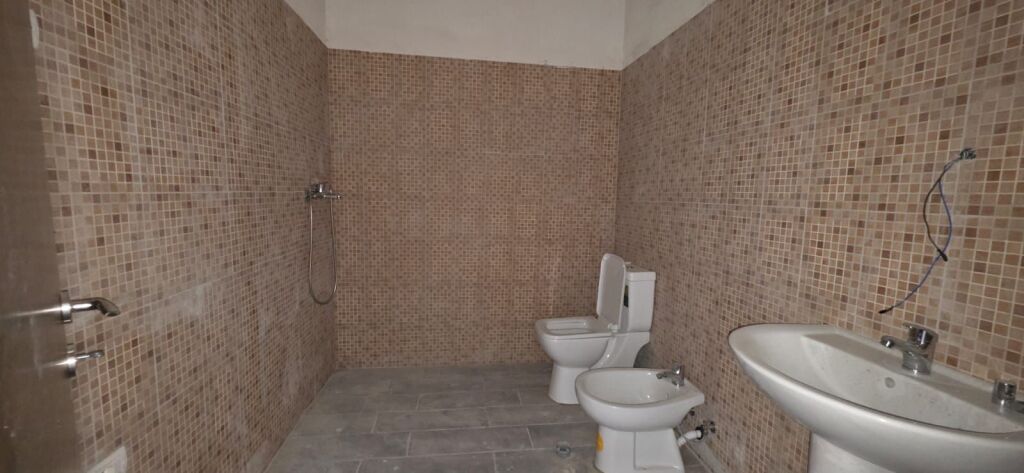 Shitet Garzoniere ne FRESK / 49,000 EURO