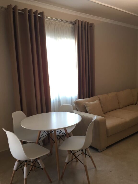 Jepet me Qira: Apartament 1+1 (67 m²) – Rr. "Shefqet Kuka"