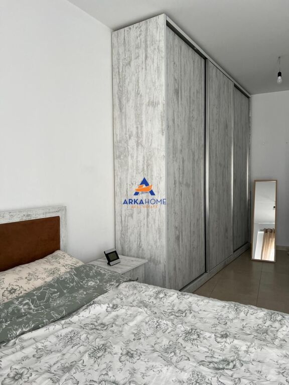JEPET APARTAMENT ME QERA 1+1+BALLKON " 21 DHJETORI " 55000 LEKE