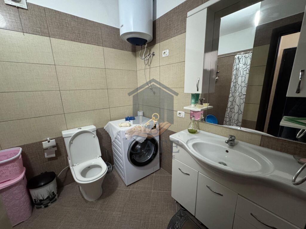 Shitet Apartament 1+1 në Plazh Iliria