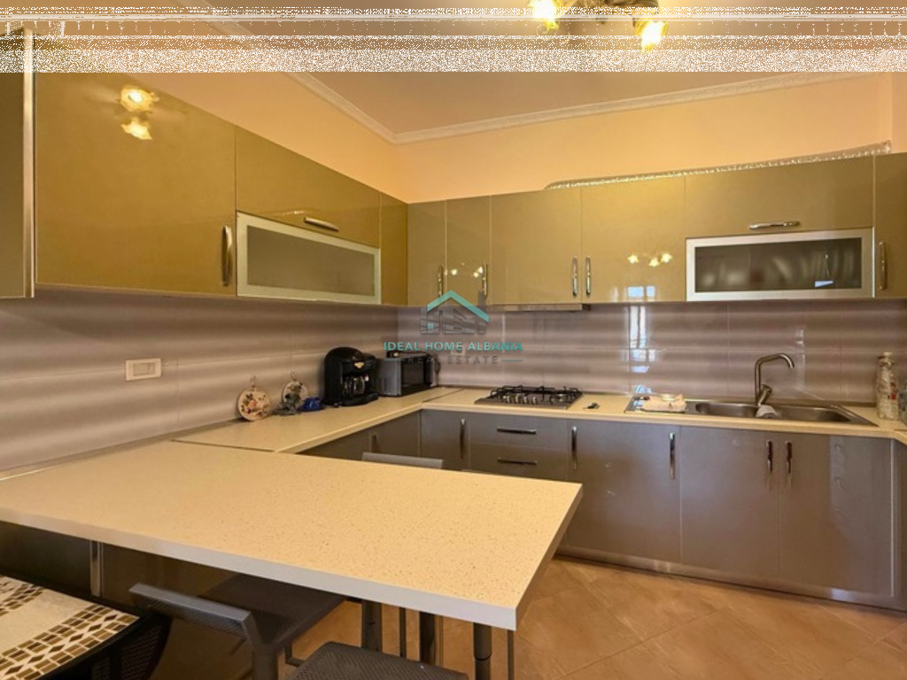 IN VENDITA APPARTAMENTO 1+1 – LUNGOMARE, VLORE.