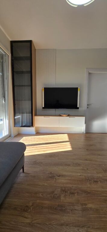 Apartament me qera 3+1+2 te Univers City