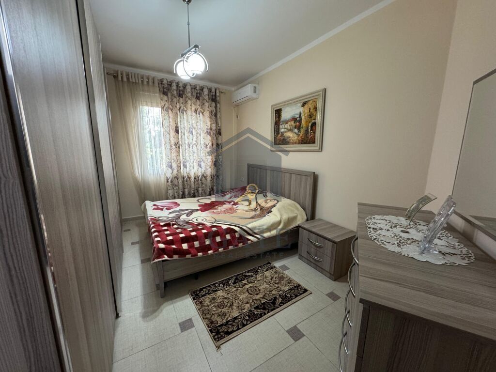 Shitet Apartament 1+1 në Plazh Iliria