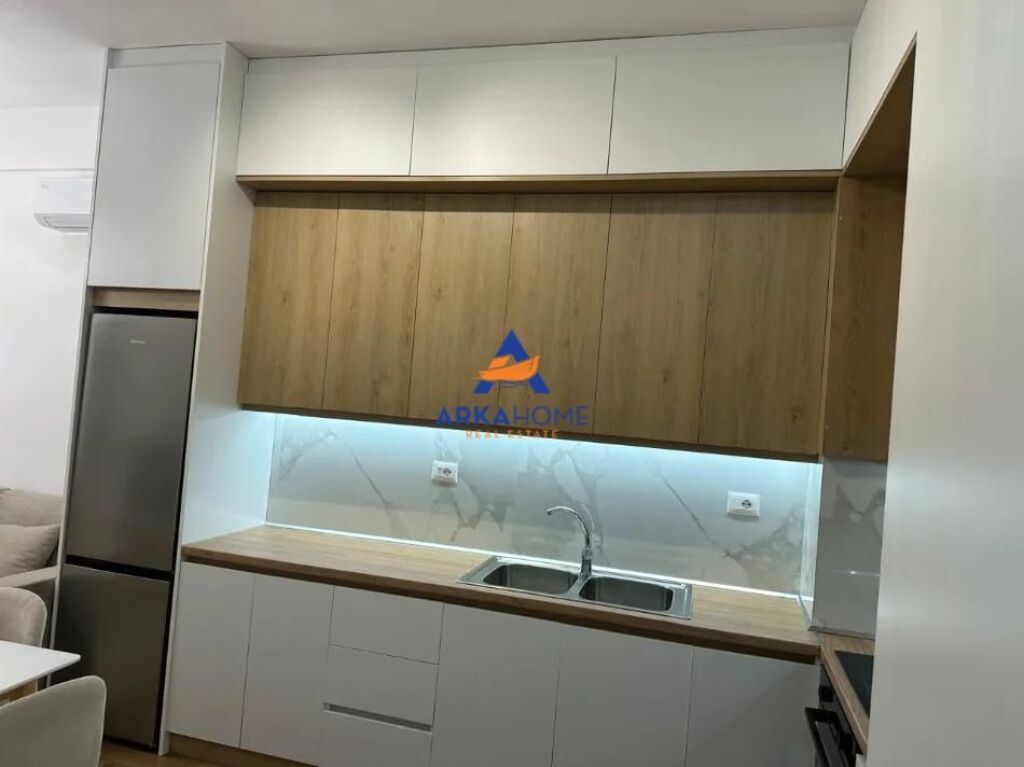 JEPET APARTAMENT ME QERA 1+1+BALLKON " RRUGA PASHO HYSA,ALI DEM " 42000 LEKE