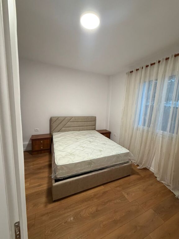 Qera | Shtëpi private 2 + 1 | Shkozë | 450 €/muaj