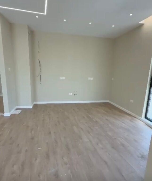 Shitet apartament 2+1 tek Vasil Shanto - Spring Residence