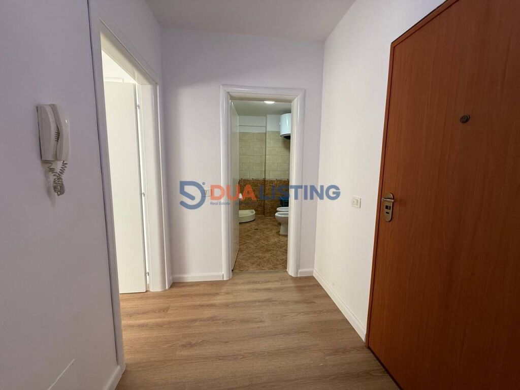 Shitet apartament 1+1 prane Kompleksit Magnet, rruga Ndre Mjeda!