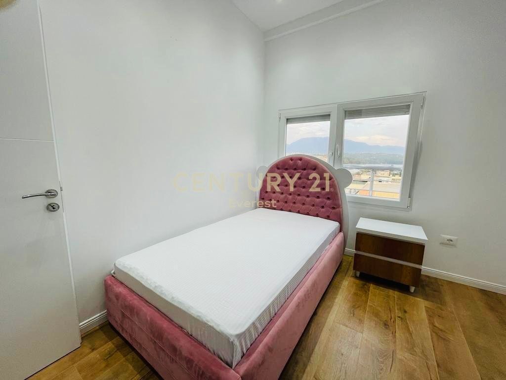 COMUNE DI PARIGI, APPARTAMENTO 2+1 IN AFFITTO