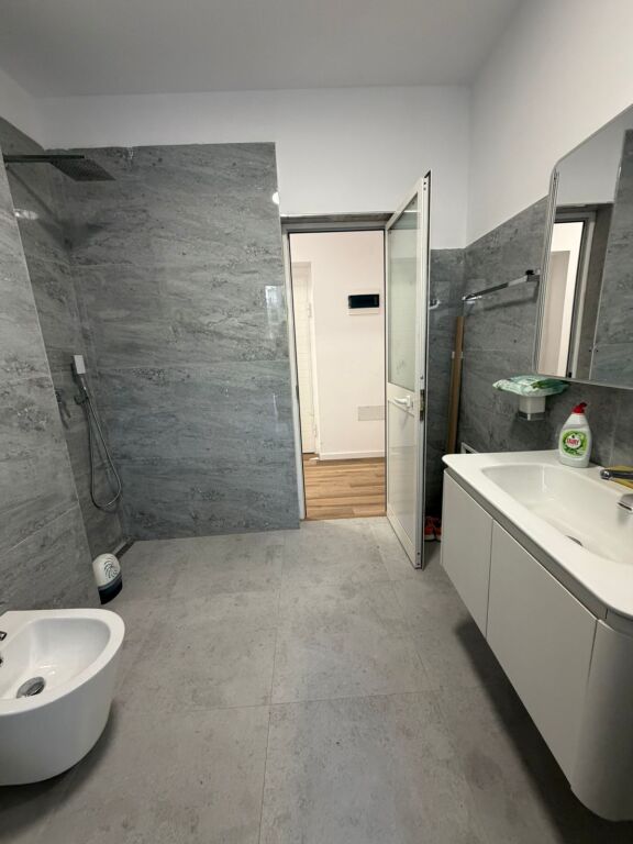 Vasil Shanto_Vendesi 1+1 Appartamento Esistente