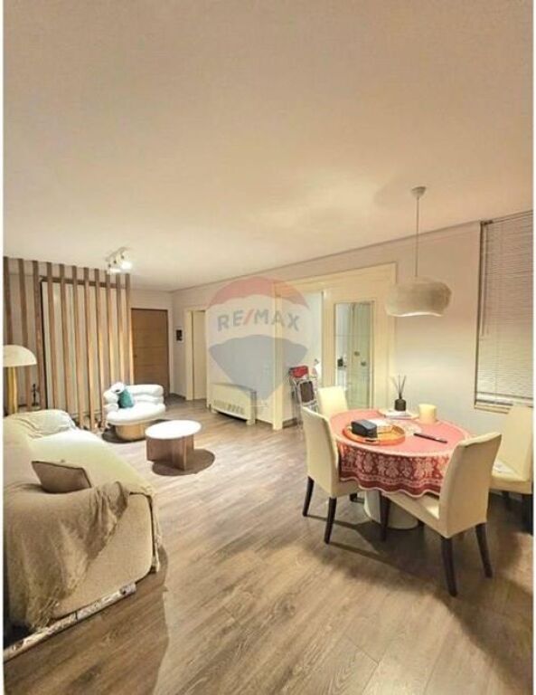 Jepet me Qira Apartament 3+1+2