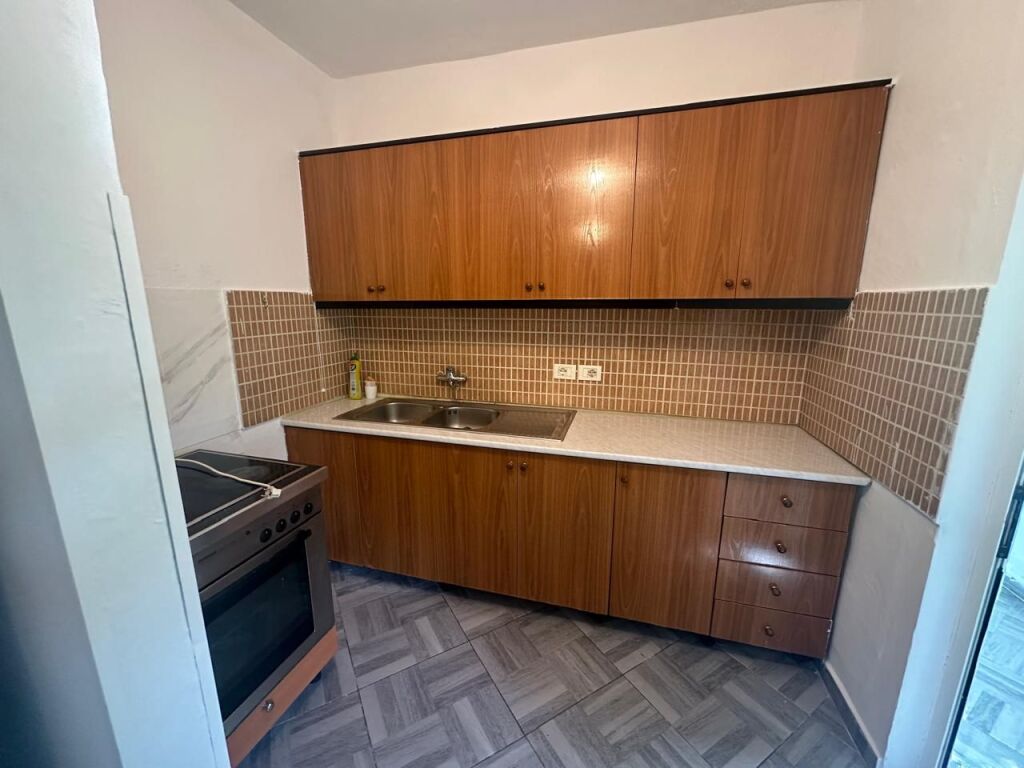🏢Rruga Irfan Tomini,shitet apartament 1+1, 125,000€uro