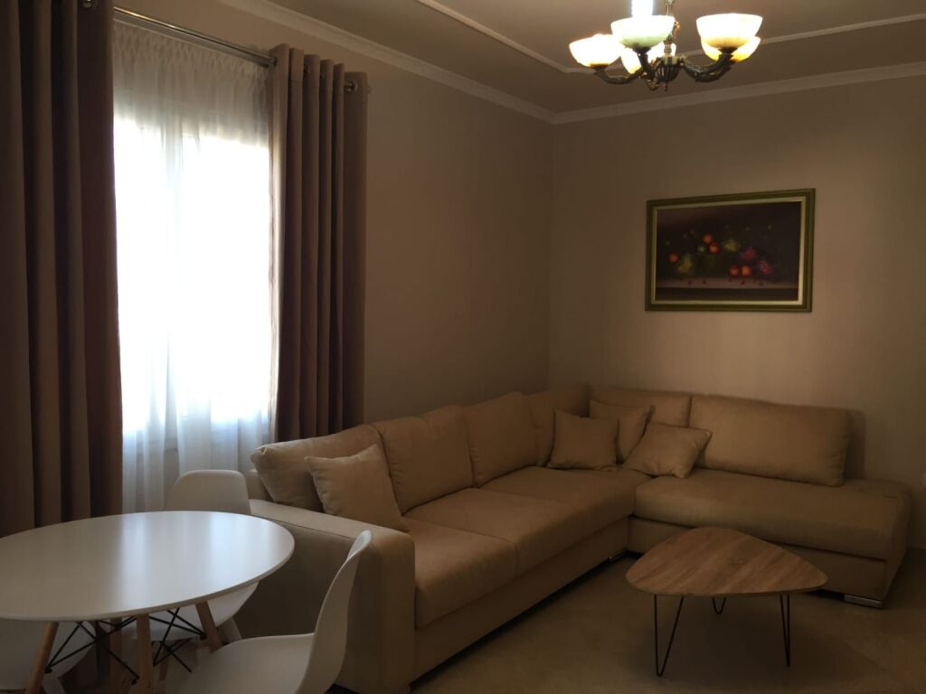 Jepet me qira apartament 1+1 ne Fresk