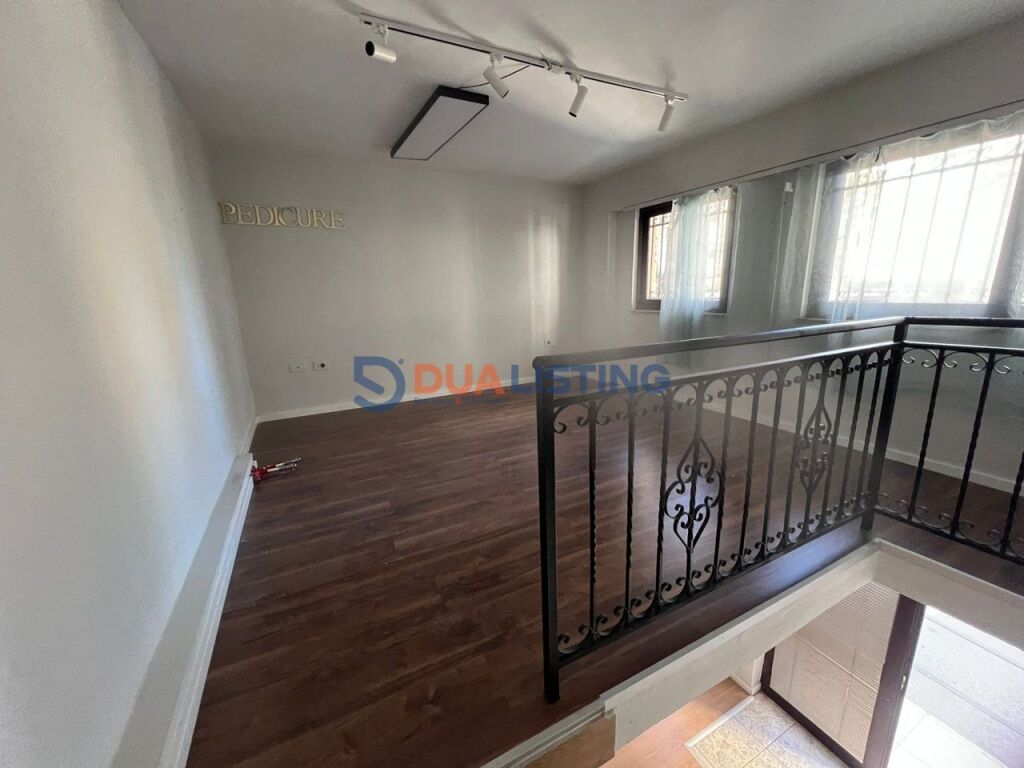 🏢 Duplex Space with Street View – Durres Street, opposite “Kafe Flores” 📍
