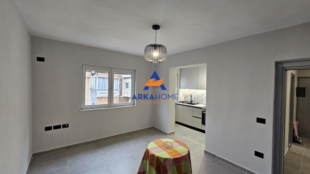 APPARTAMENTO IN AFFITTO 3+1+BALCONE " PAZARI I RI " 700 EURO