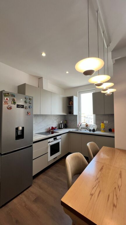 Apartament 2+1 me qera tek Mine Peza