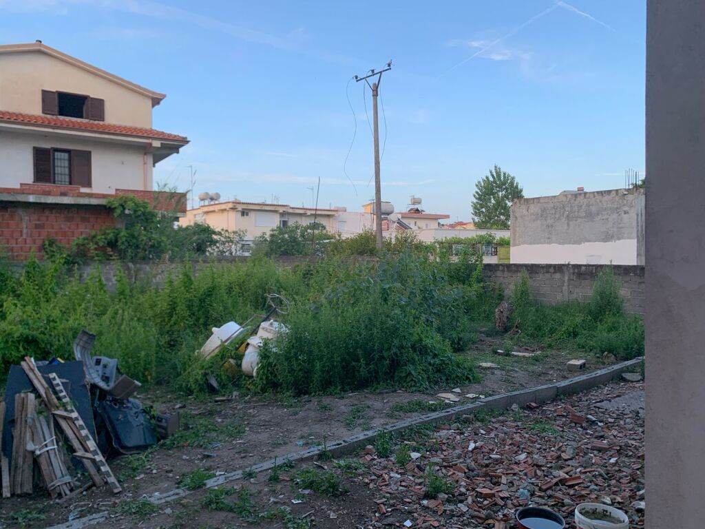 SHITET VILE PRIVATE 2 KATE NE HEKURUDHA PLAZH