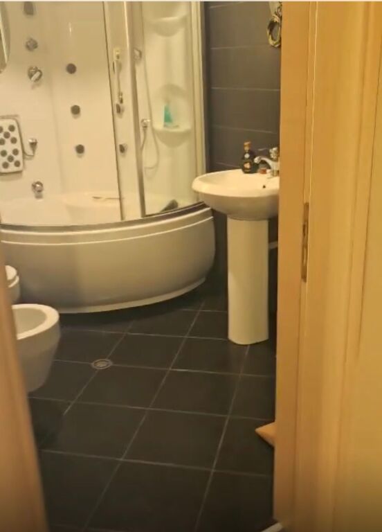 Apartament 2+1 per shitje te Fusha e Aviacionit