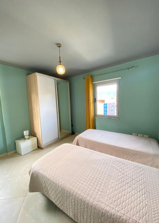 Jepet Apartament me qera ne Qender