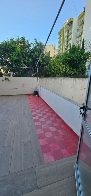 SHITET BAR RESTORANT 108M2 + 60M2 VERANDE ILIRIA PLAZH