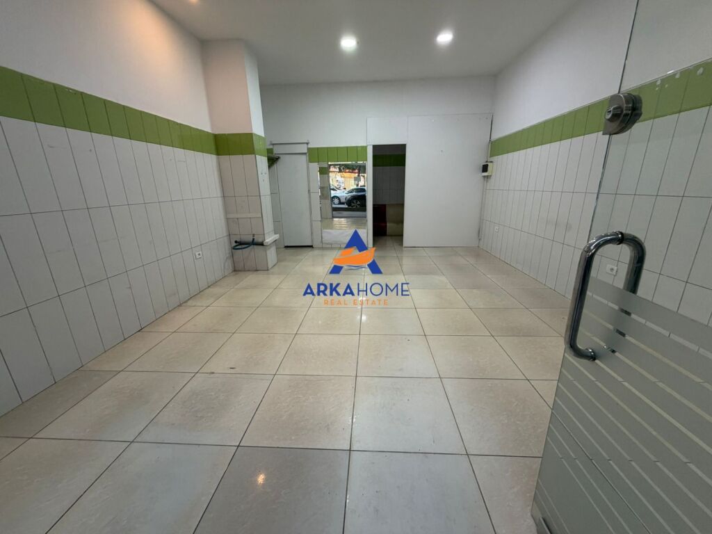 SHITET AMBIENT BIZNESI 50 M2 " RRUGA LONI LIGORI ASTIR " 200000 EURO