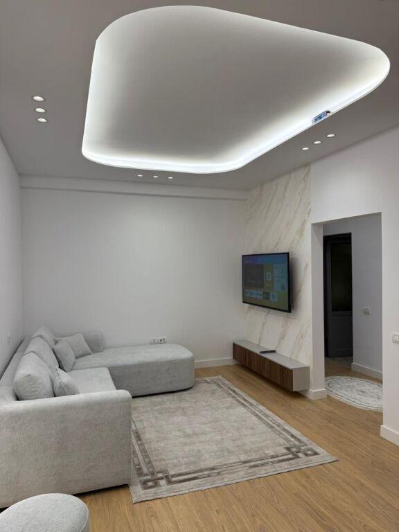 Apartamente per qera 1+1 te Vila L Astir