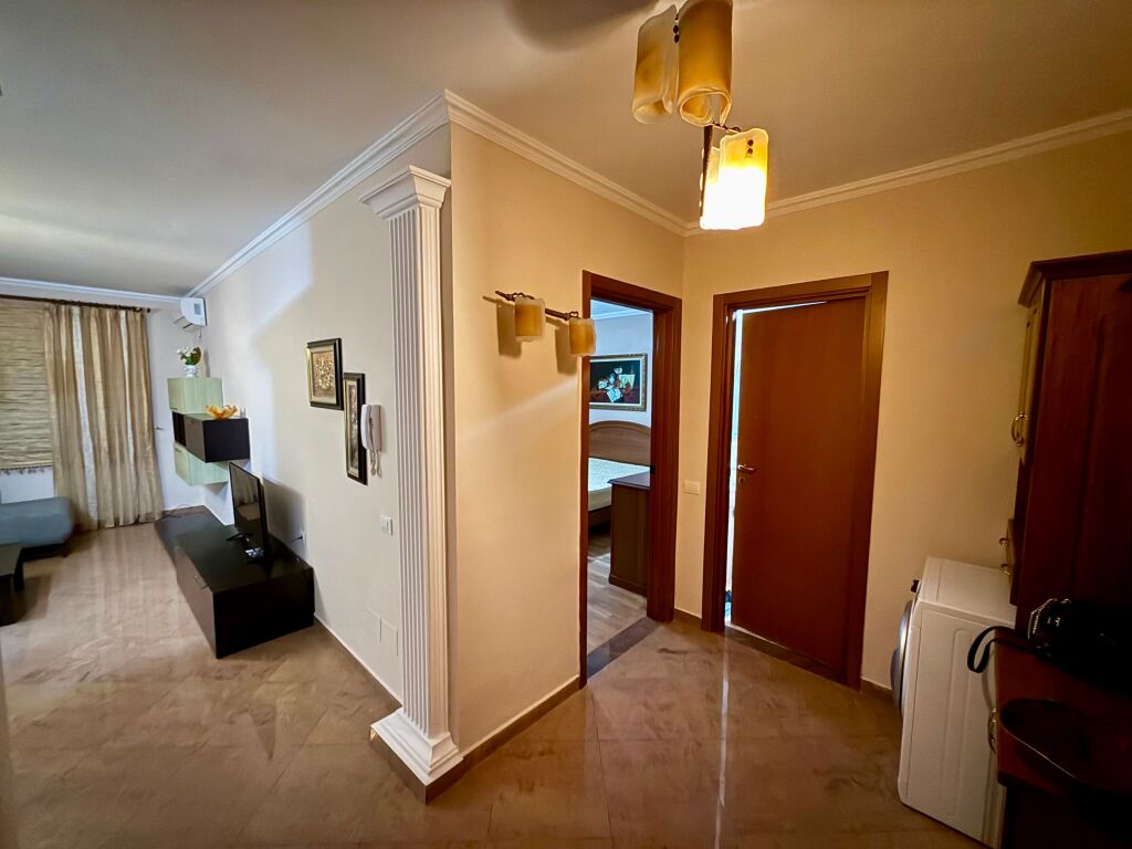 📣 QERA Apartament 1+1 📍 Prane Gjimnazit "Petro Nini Luarasi" ✨