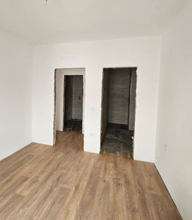 📌Shitet apartament 2+1+2 – Kompleksi Tirana Entry 2