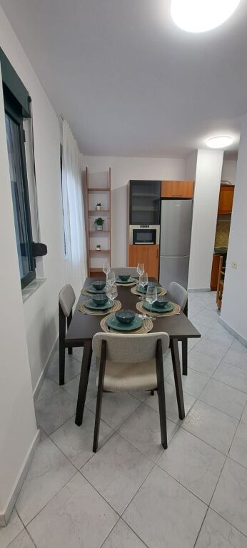 Apartament 2+1+2 + 2 Ballkone , per qira ,pamje deti ,Vollga Durres