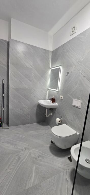 Apartament me qera 3+1+2 te Univers City