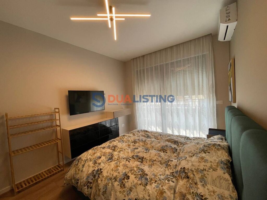 We rent a 1+1 apartment near the Dry Lake near the Radisson!