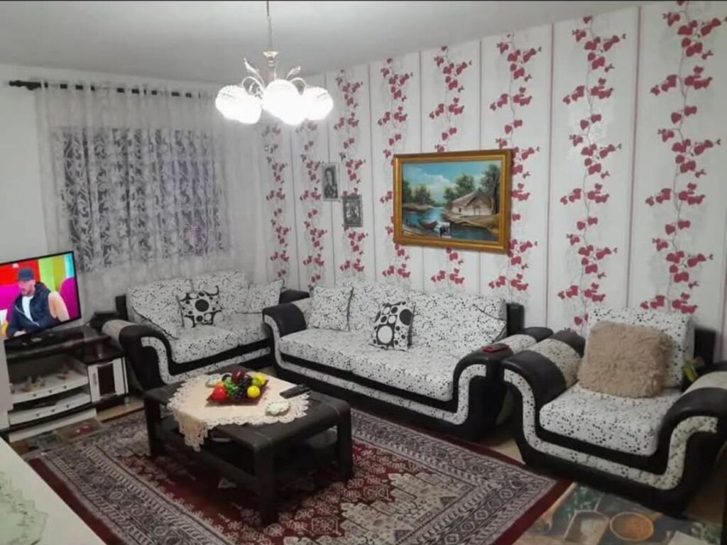 🏡 Shitet Apartament 1+1 – Astir, Rruga Sokrat Miho