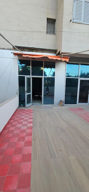 SHITET BAR RESTORANT 108M2 + 60M2 VERANDE ILIRIA PLAZH