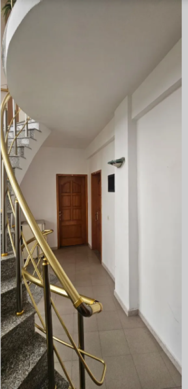 SHITET HOTEL-BAR-RESTORANT-KARBURANT GOLEM