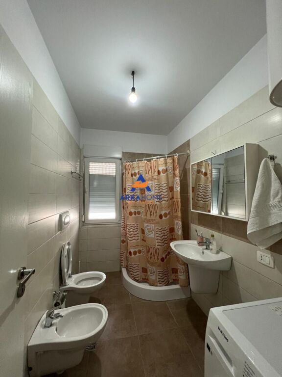 JEPET APARTAMENT ME QERA 1+1+BALLKON " 21 DHJETORI " 55000 LEKE