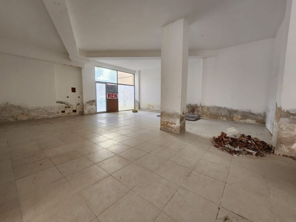 COMMERCIAL SPACE FOR RENT IN FRESK, NEAR 17 SHKURTI SCHOOL!
