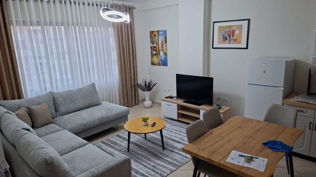 Jepet me qira 2+1 në Astir