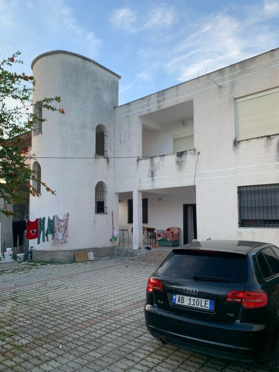 SHITET VILE PRIVATE 2 KATE NE HEKURUDHA PLAZH