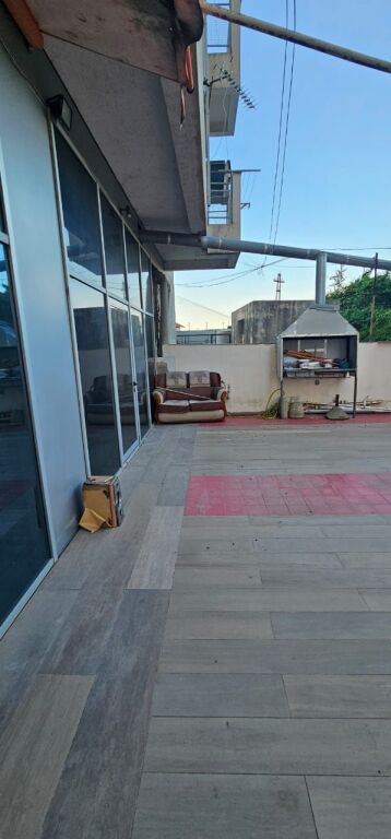 SHITET BAR RESTORANT 108M2 + 60M2 VERANDE ILIRIA PLAZH