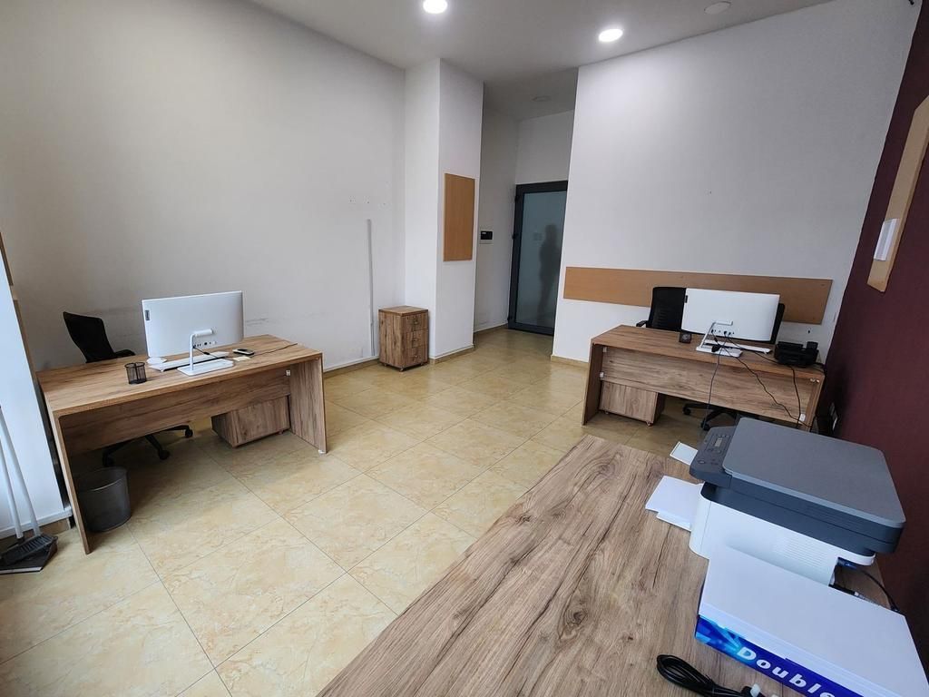 "MYSLYM SHYRI", JEPET ZYRE ME QIRA